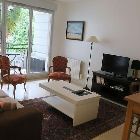 Appartement Confortable Et Au Calme Avec Terrasse Proche Du Metro - Accueil Personnel Lione Esterno foto